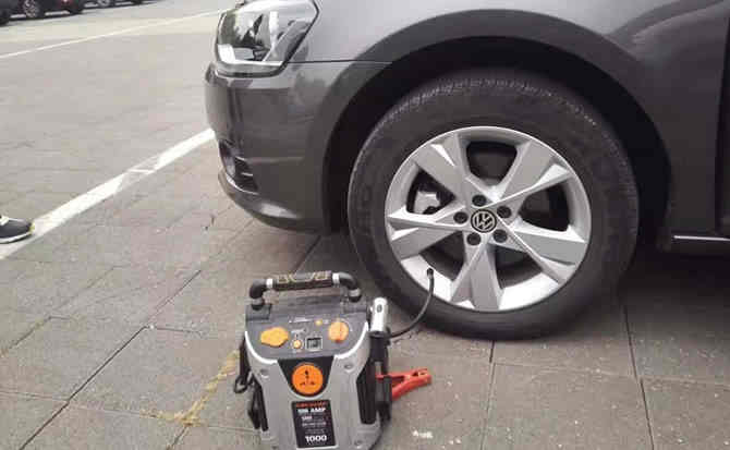 宣汉汽车搭电案例